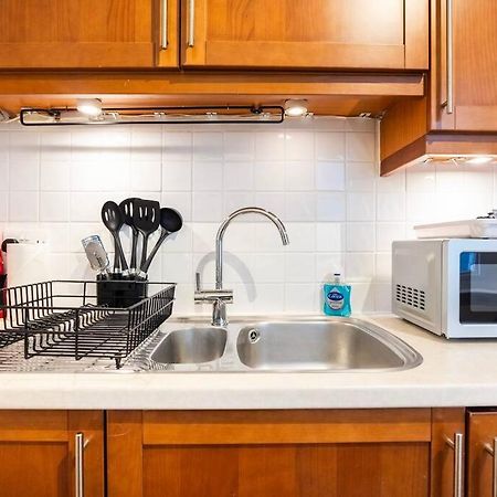 לונדון Stylish Studio In Leicester Square מראה חיצוני תמונה
