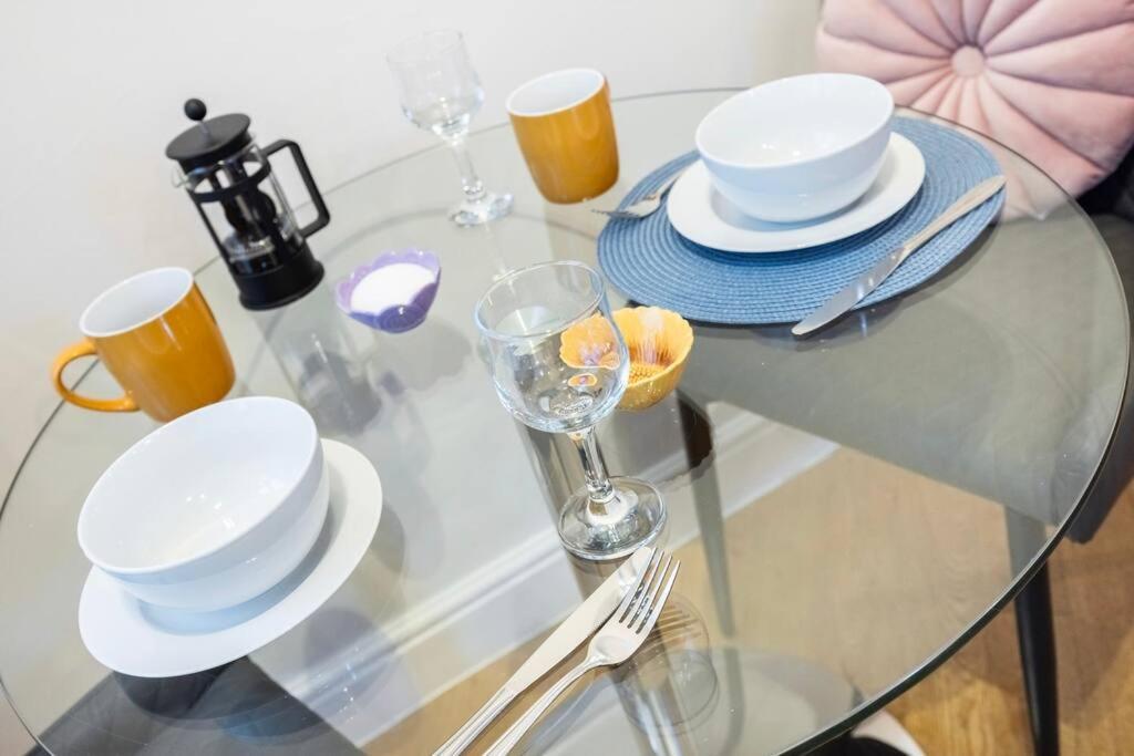 לונדון Stylish Studio In Leicester Square מראה חיצוני תמונה