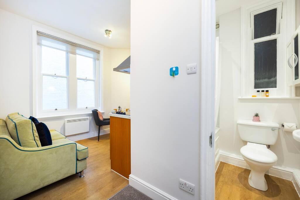 לונדון Stylish Studio In Leicester Square מראה חיצוני תמונה
